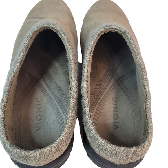 Vionic Arbor Slip-On Clogs - Picture 6 of 8